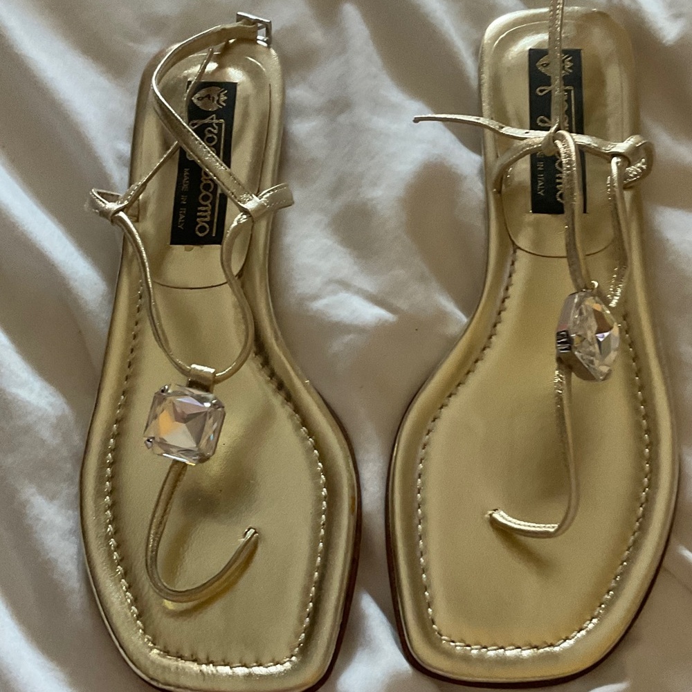 NWT FRAGIOCOMO gold with huge square crystal sandals. 39 9